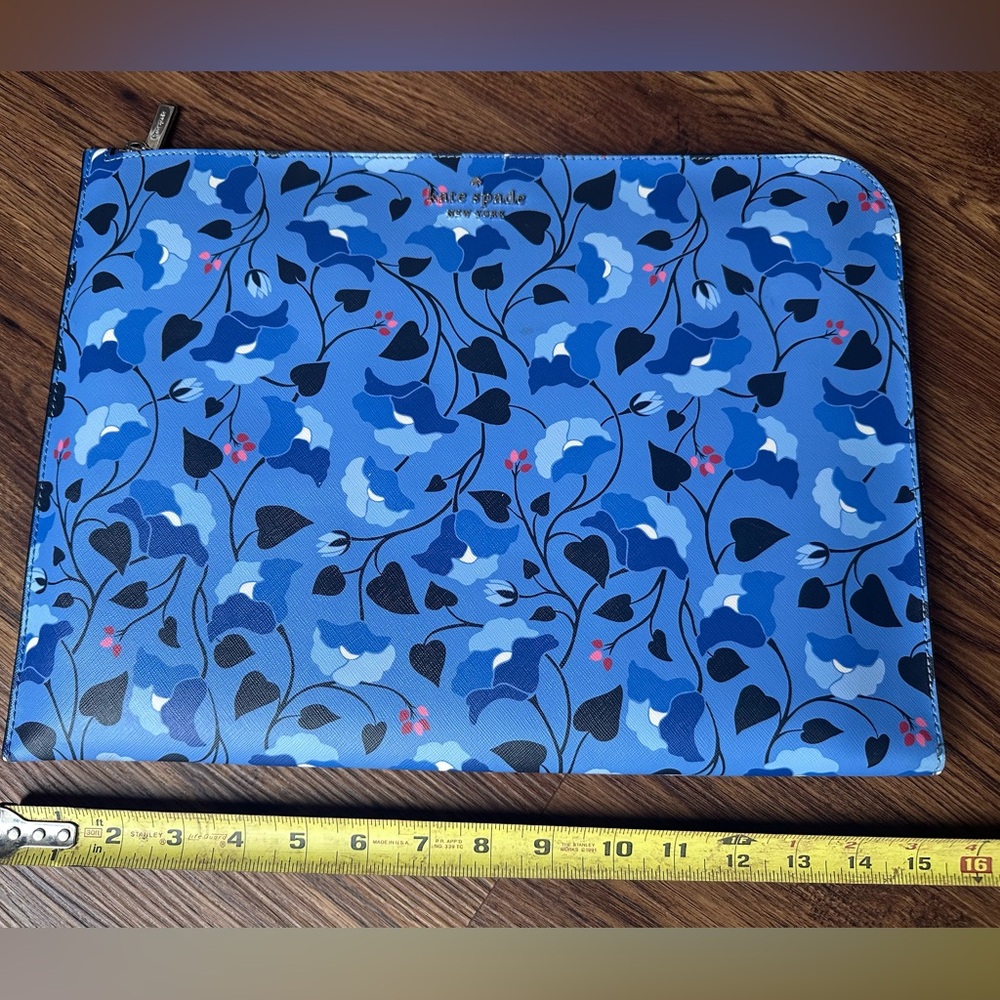 Kate Spade padded zippered lap top sleeve